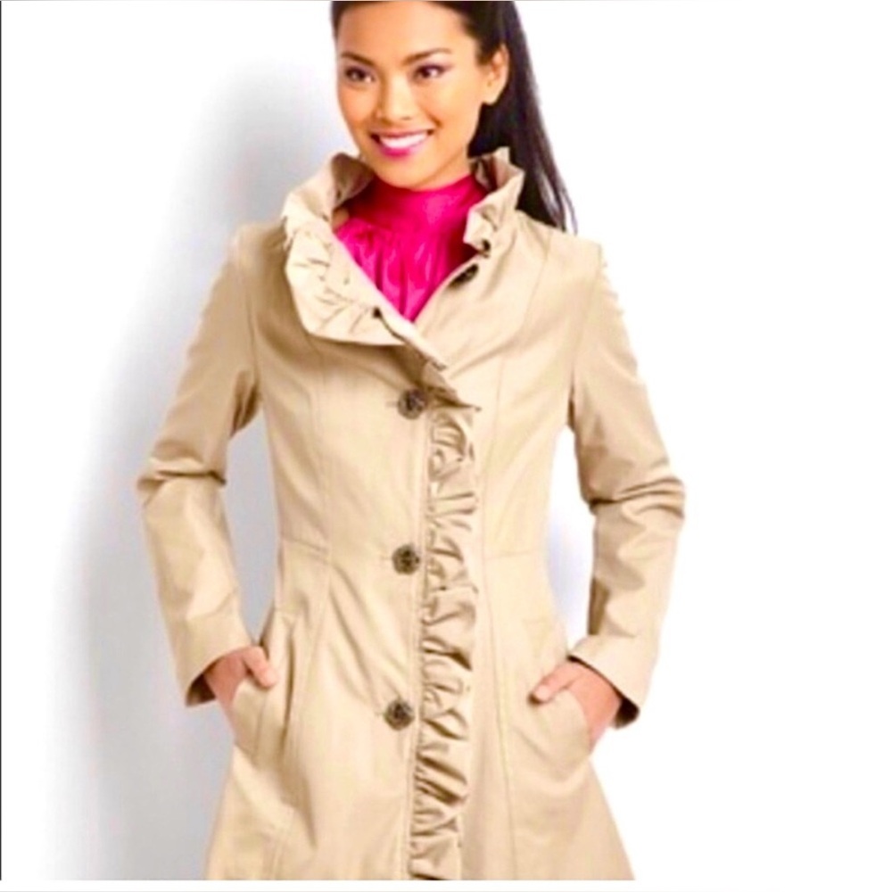 Betsey Johnson Elegant Beige Ruffle Trench/ rain Coat